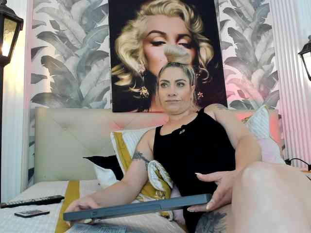 viktoria-davis webcam