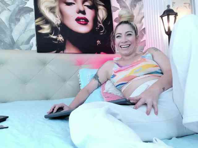 viktoria-davis webcam
