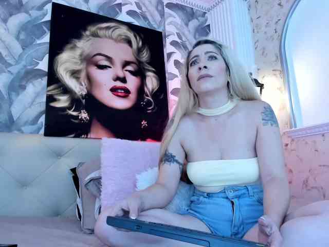 viktoria-davis webcam