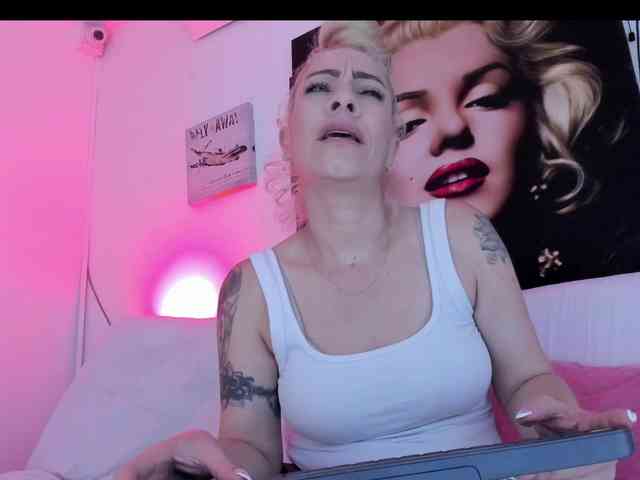 viktoria-davis webcam