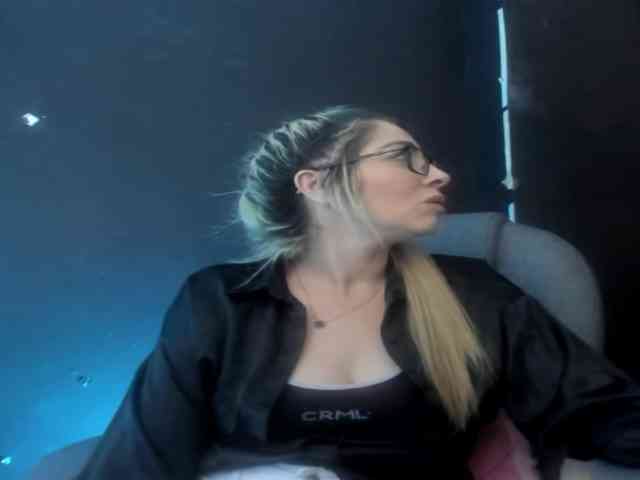 viktoria-davis webcam