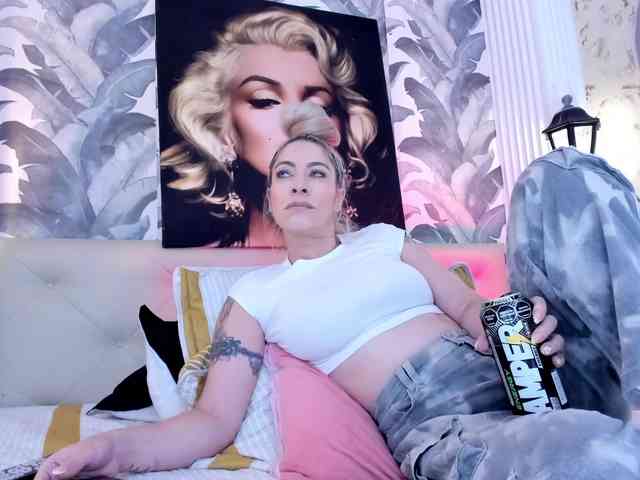 viktoria-davis webcam