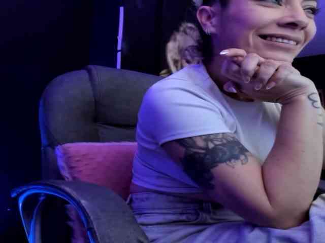 viktoria-davis webcam