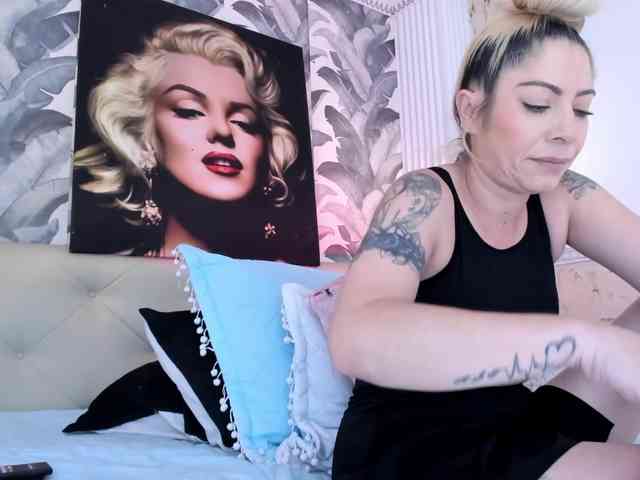 viktoria-davis webcam