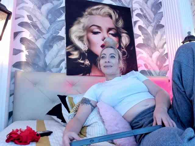 viktoria-davis webcam