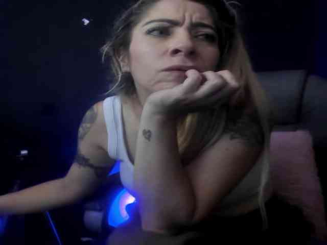 viktoria-davis webcam