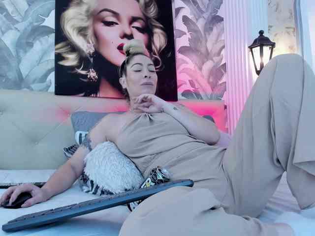 viktoria-davis webcam