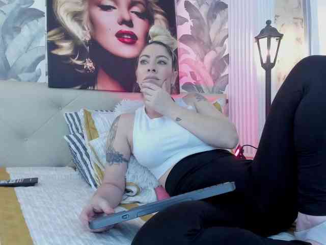 viktoria-davis webcam