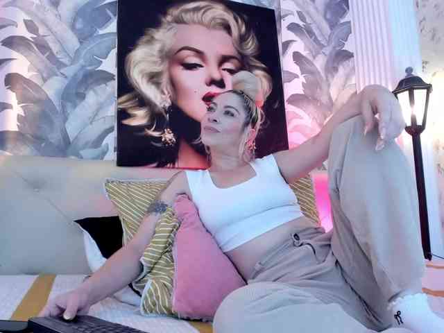 viktoria-davis webcam