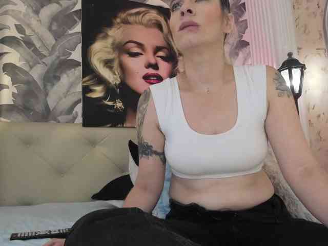 viktoria-davis webcam