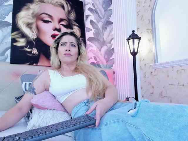 viktoria-davis webcam
