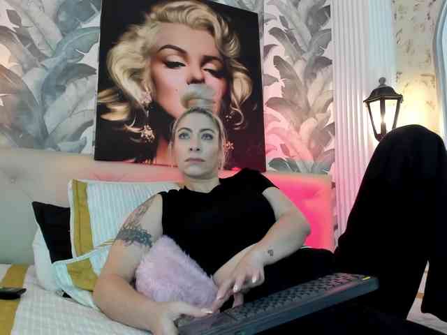 viktoria-davis webcam