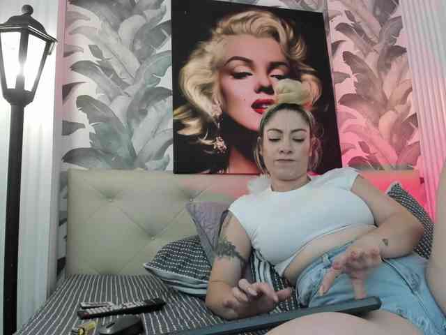 viktoria-davis webcam