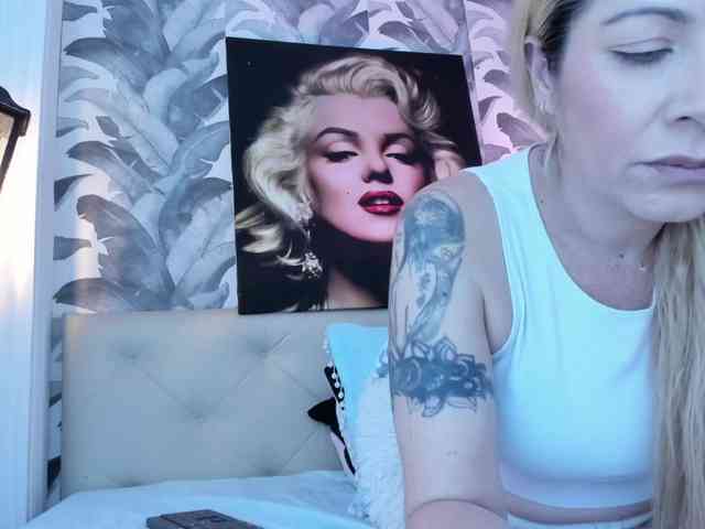 viktoria-davis webcam