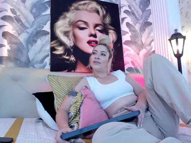 viktoria-davis webcam