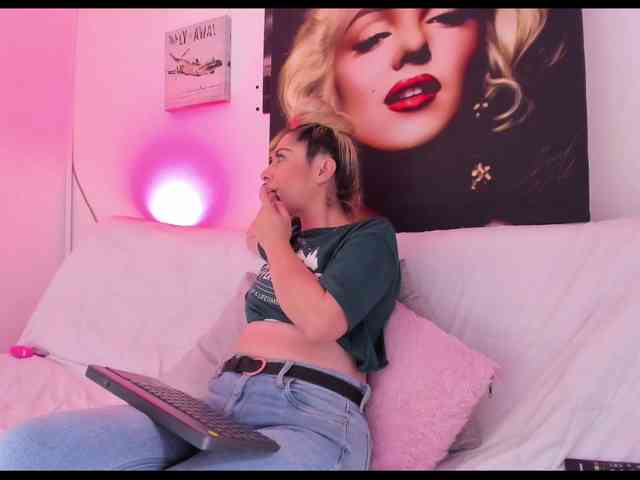 viktoria-davis webcam