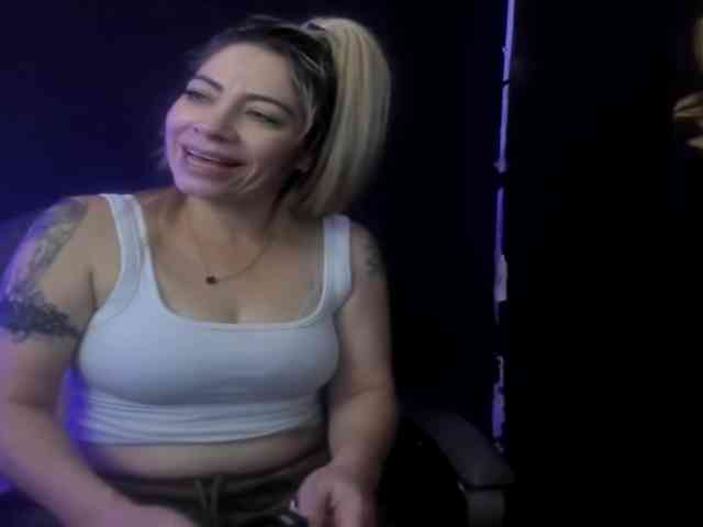 viktoria-davis webcam