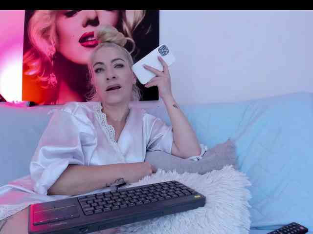 viktoria-davis webcam