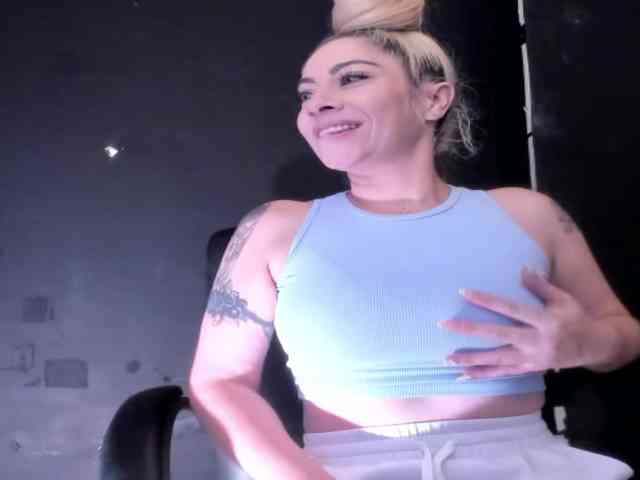 viktoria-davis webcam