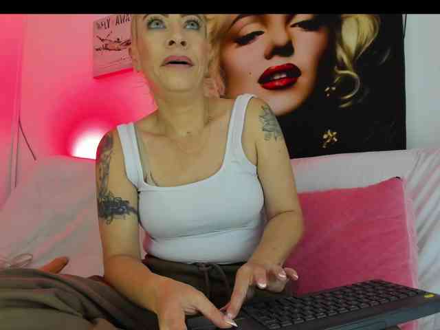 viktoria-davis webcam