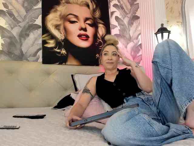 viktoria-davis webcam