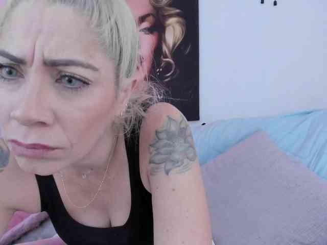viktoria-davis webcam