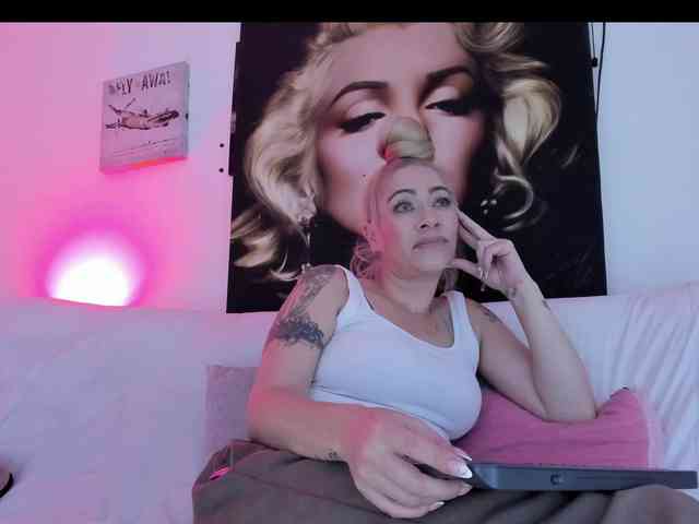 viktoria-davis webcam