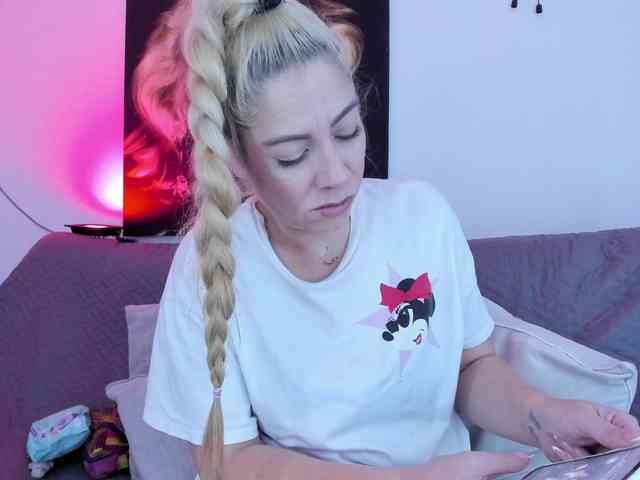 viktoria-davis webcam
