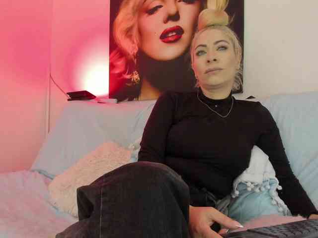 viktoria-davis webcam