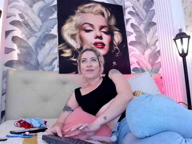 viktoria-davis webcam