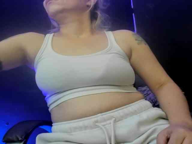 viktoria-davis webcam