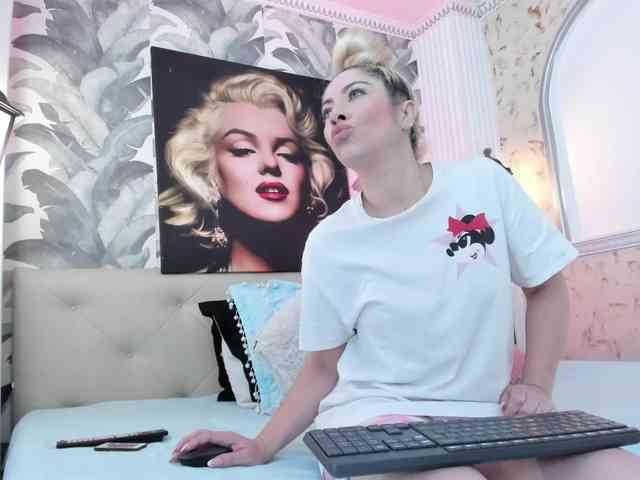 viktoria-davis webcam