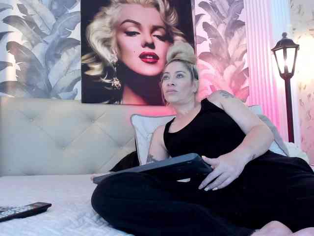 viktoria-davis webcam