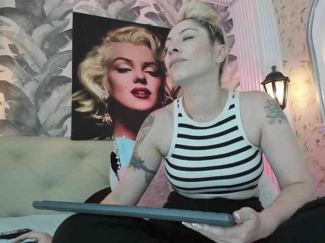 viktoria-davis webcam