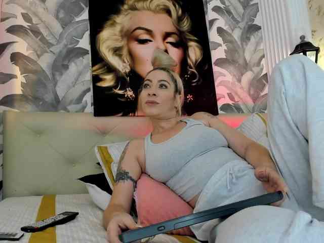 viktoria-davis webcam