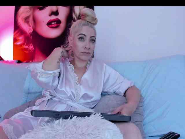 viktoria-davis webcam