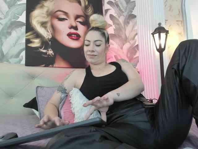 viktoria-davis webcam