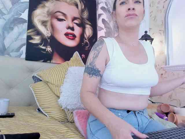 viktoria-davis webcam