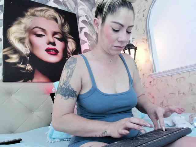viktoria-davis webcam