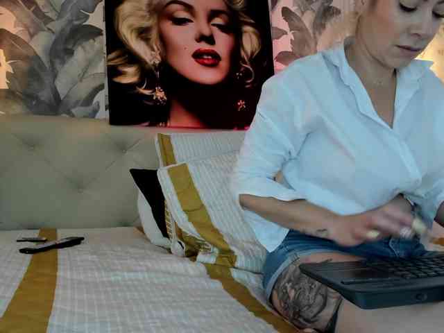 viktoria-davis webcam