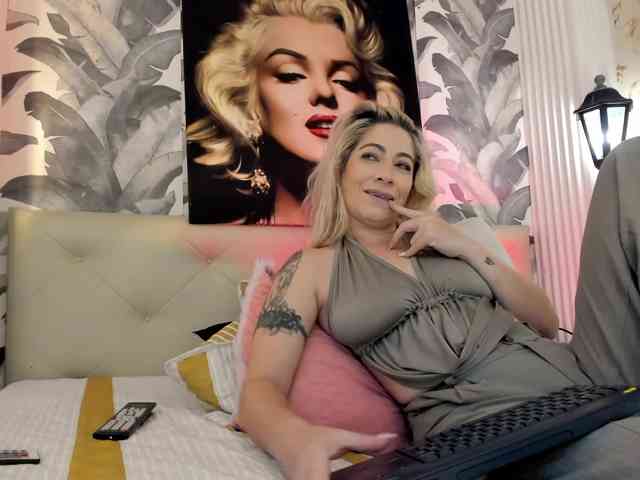 viktoria-davis webcam