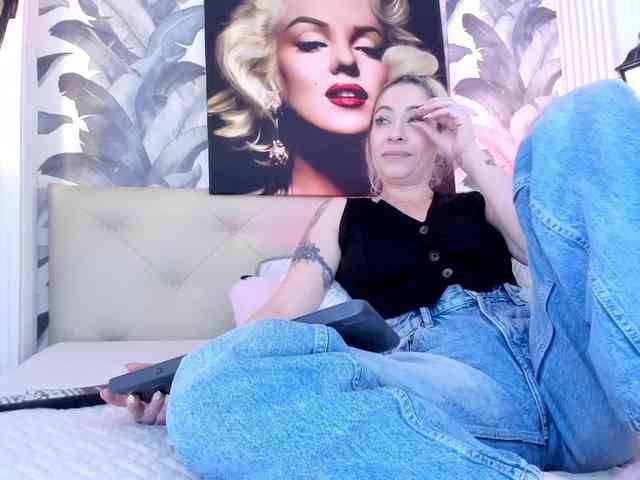 viktoria-davis webcam