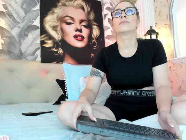 viktoria-davis webcam