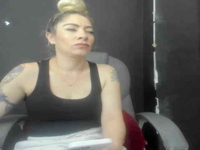 viktoria-davis webcam