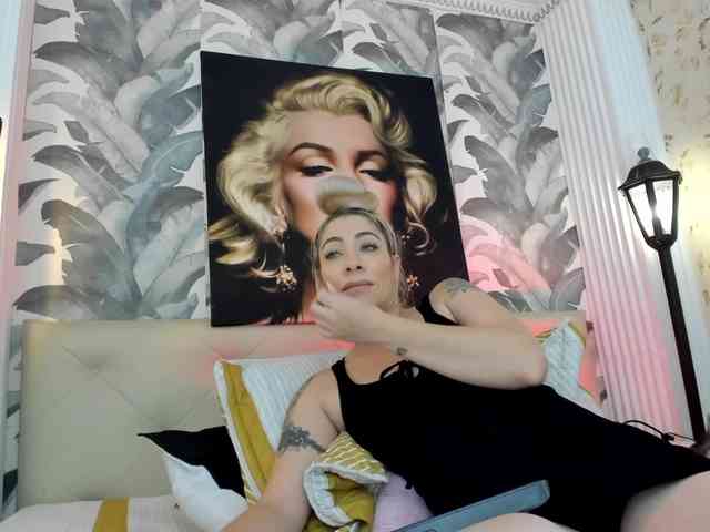 viktoria-davis webcam