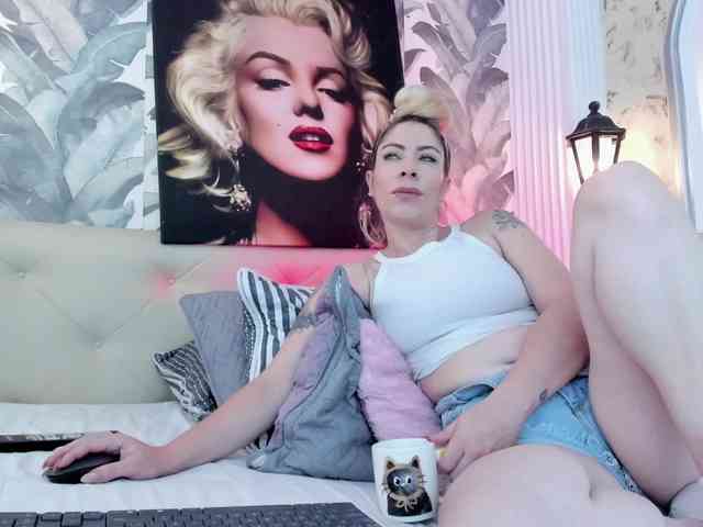 viktoria-davis webcam