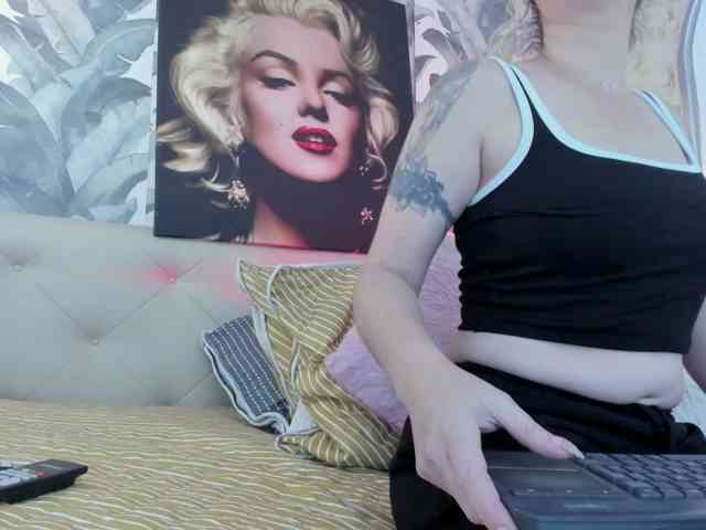 viktoria-davis webcam