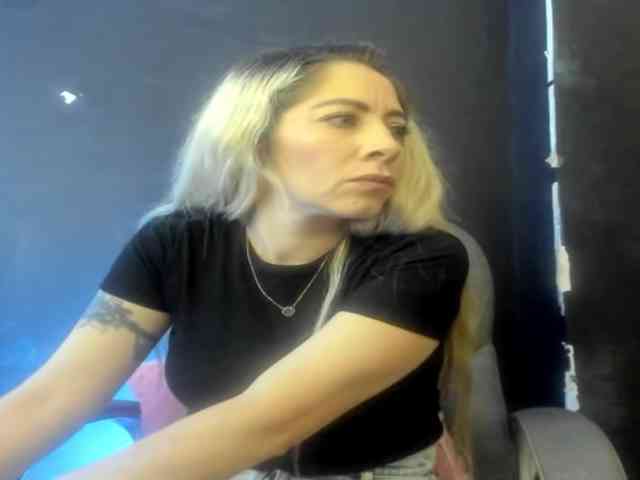viktoria-davis webcam
