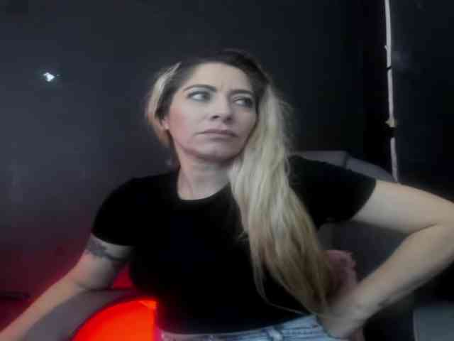 viktoria-davis webcam
