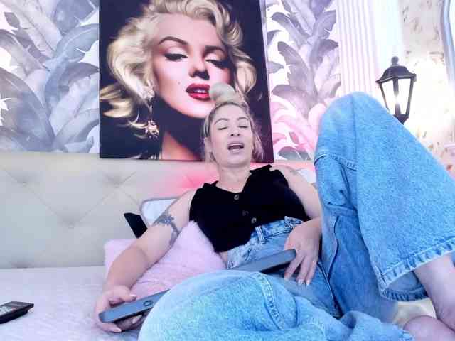 viktoria-davis webcam